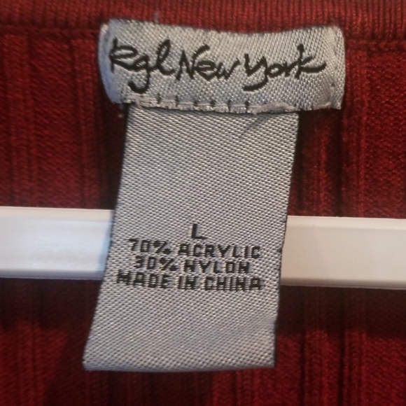 🌻Sweater🌻 - Picture 3 of 4